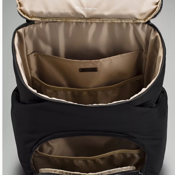 Brand new Lululemon New Parent Backpack Diaperbag 17L NWT. Can ship TODAY! - Picture 7 of 10